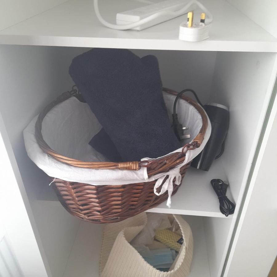 Self-Contained Flat On The 2Nd Floor You Will Share With One Other Guest, In A Family House 2 Minutes Walk From Tufnell Park Station 2Nd Floor With Stairs London Bagian luar foto